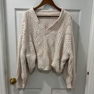POL Boxy Cable Knot Cropped Chenille Sweater Size Medium Ivory Super Soft Cozy